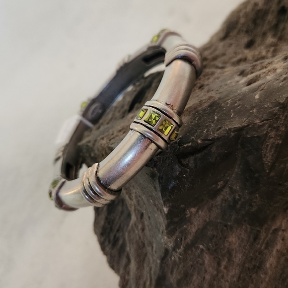 NWT Lia Sophia "Industry" Silver with yellow green cut crystal stretch bracelet - Picture 3 of 5